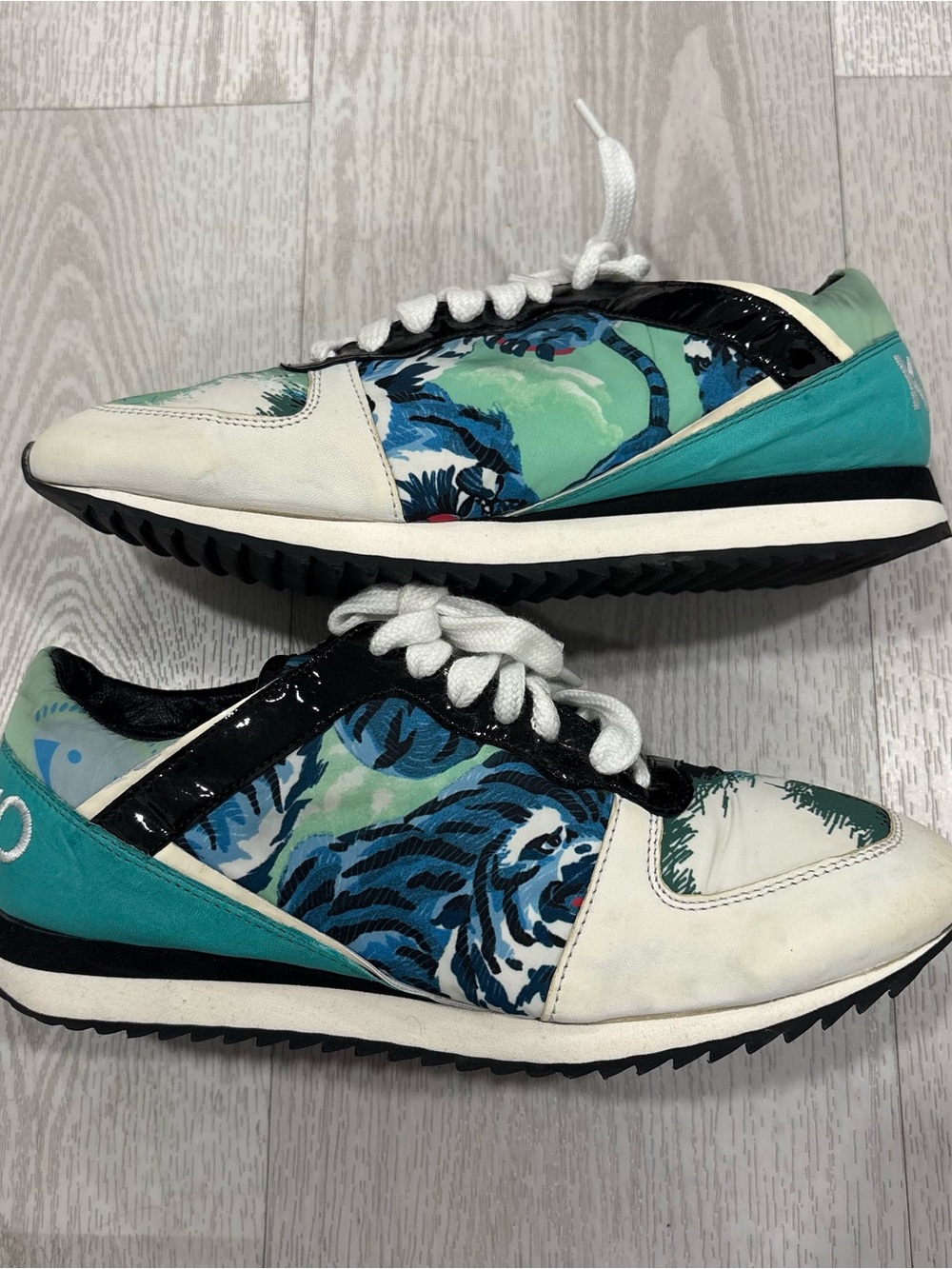 Kenzo Blue Wave Graphic Print Low-Top Sneakers Women's Size 38 / US 7.5
